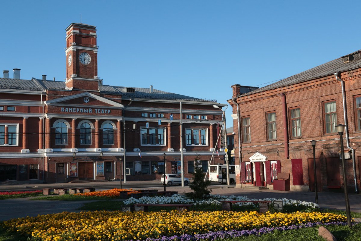 Череповец фонтан у дворца Металлургов