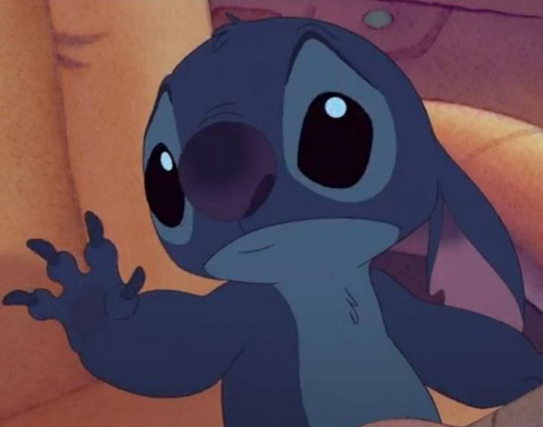 Стич плачет