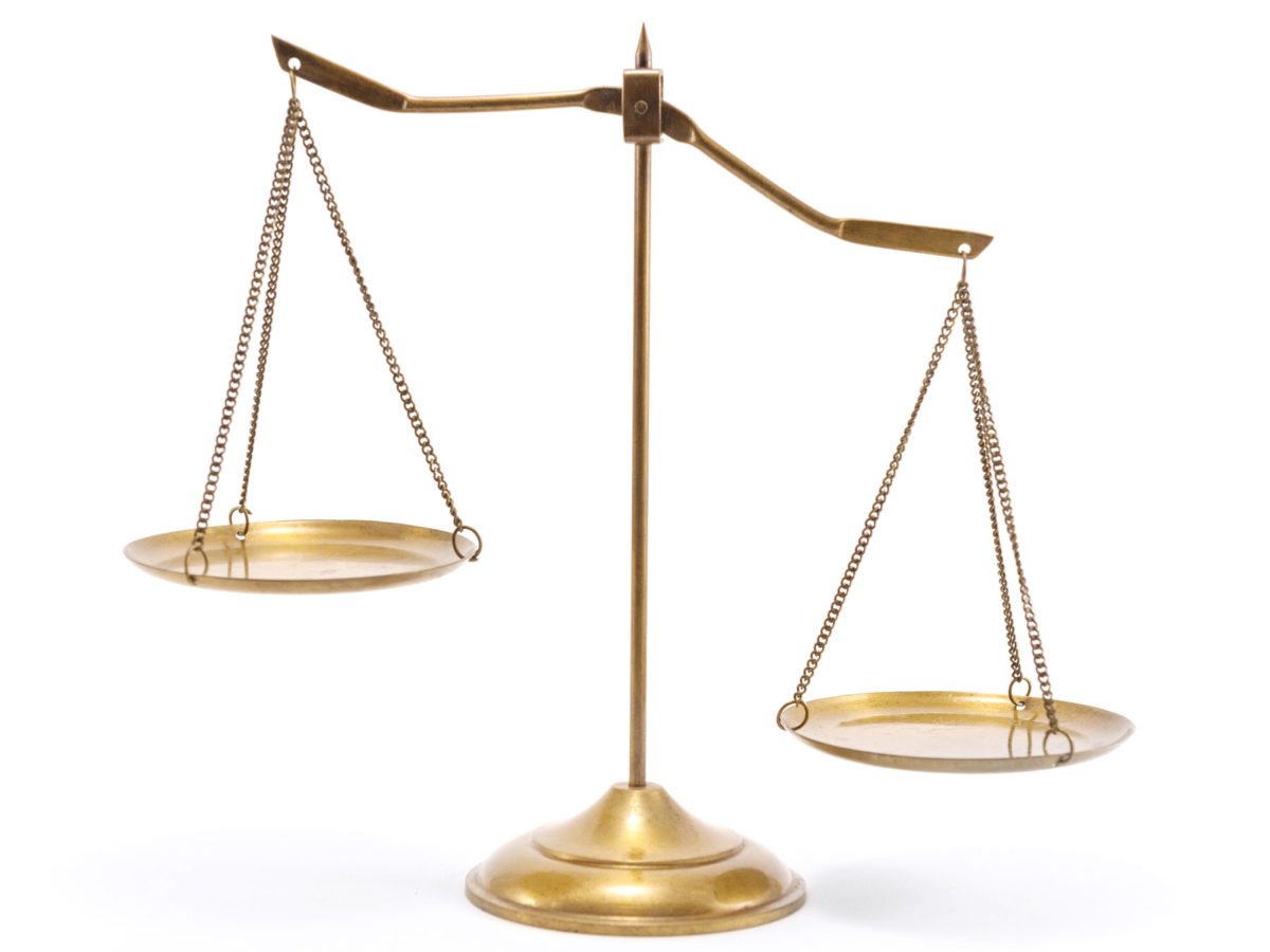 Весы с тремя чашами