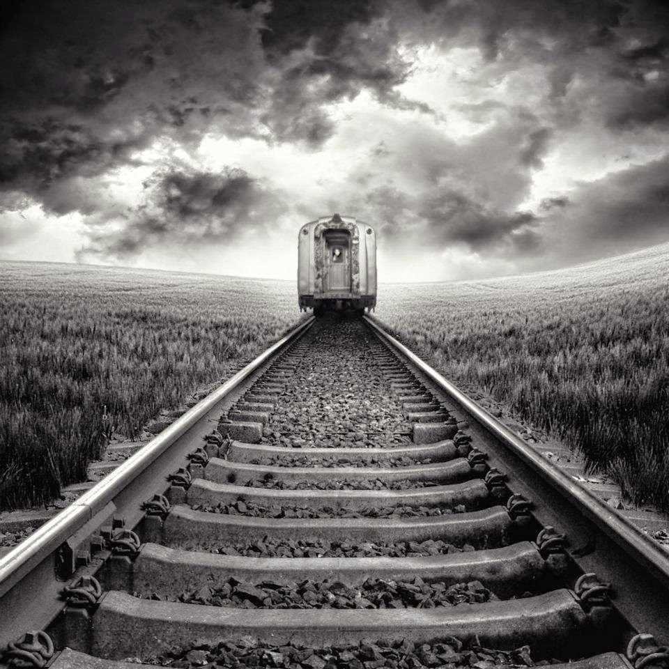 Железная дорога уходящая в даль