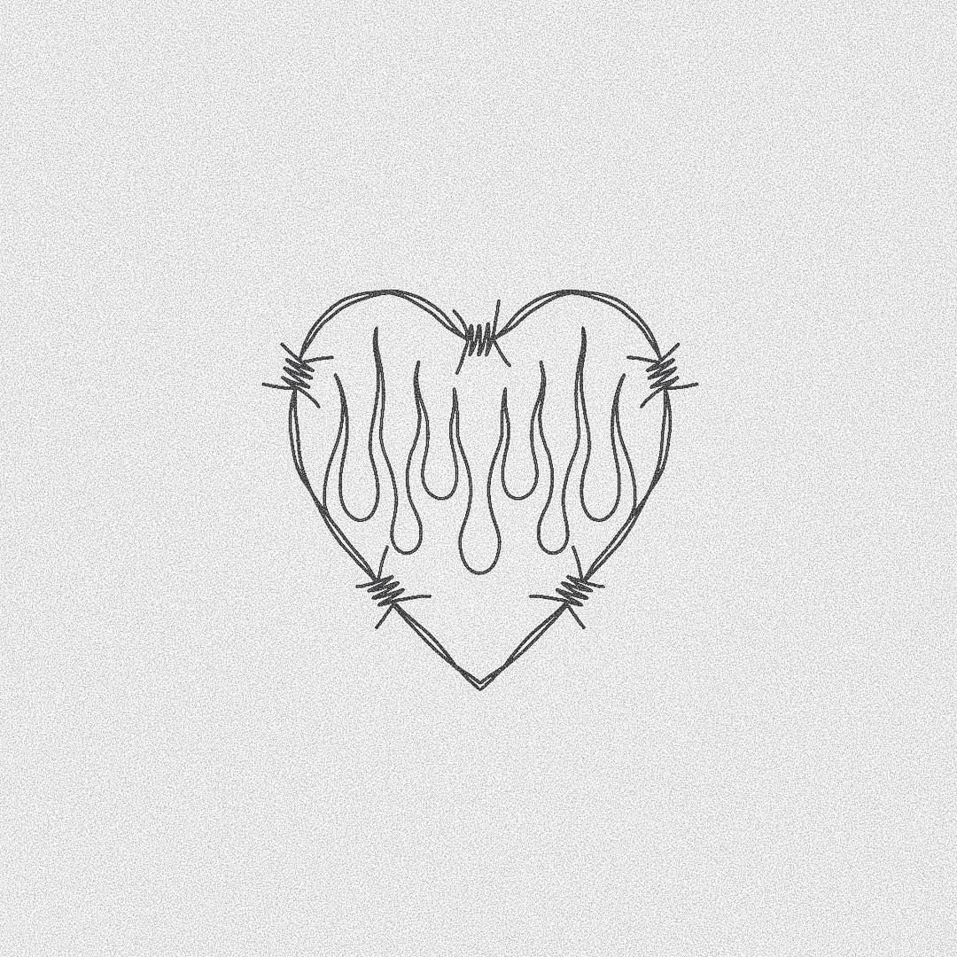 Тату сердце Минимализм