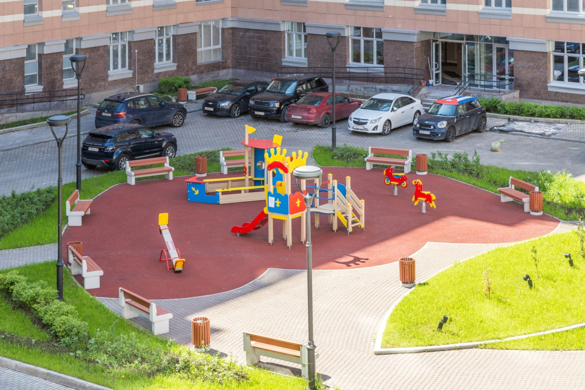 Благоустройство детской площадки во дворе