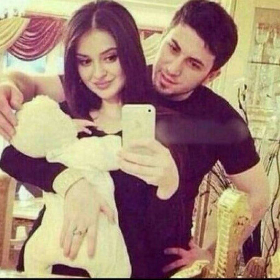 Кавказские девушки с челкой