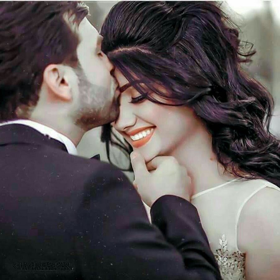 Брюнет и брюнетка