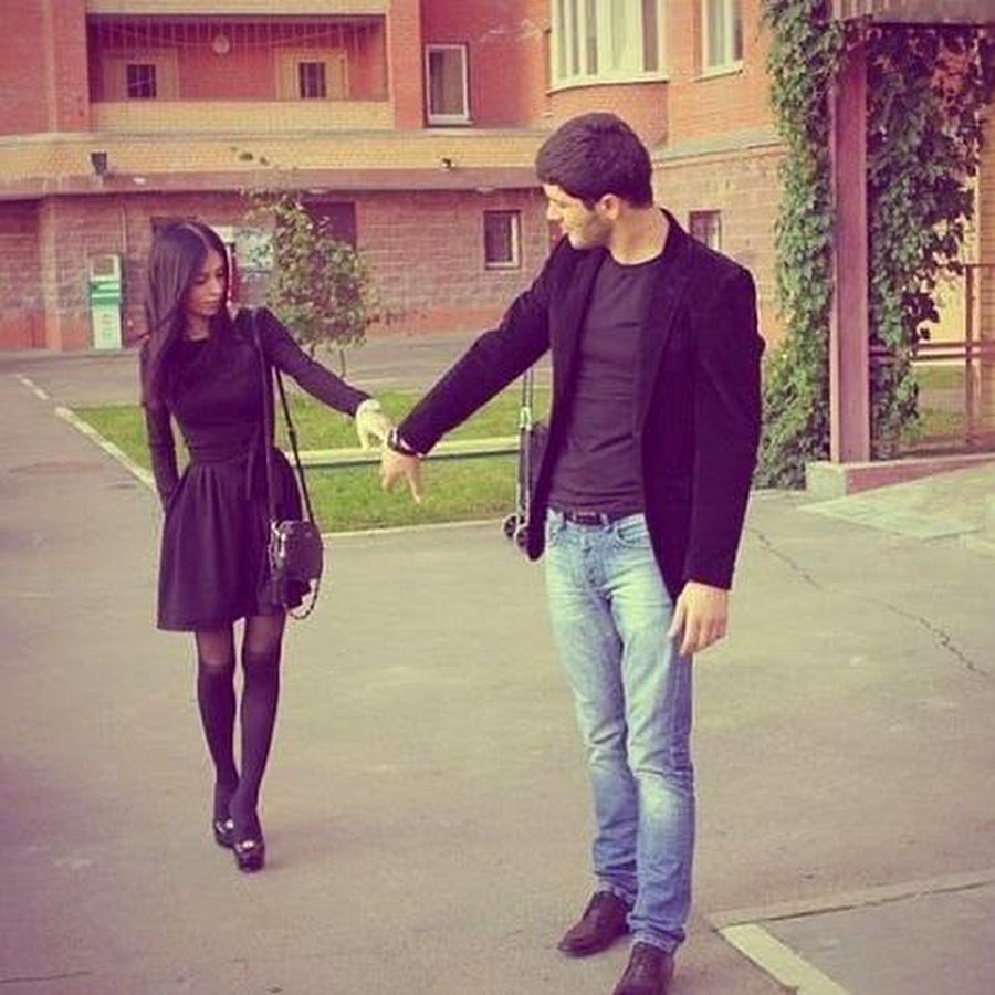 Брюнет и брюнетка