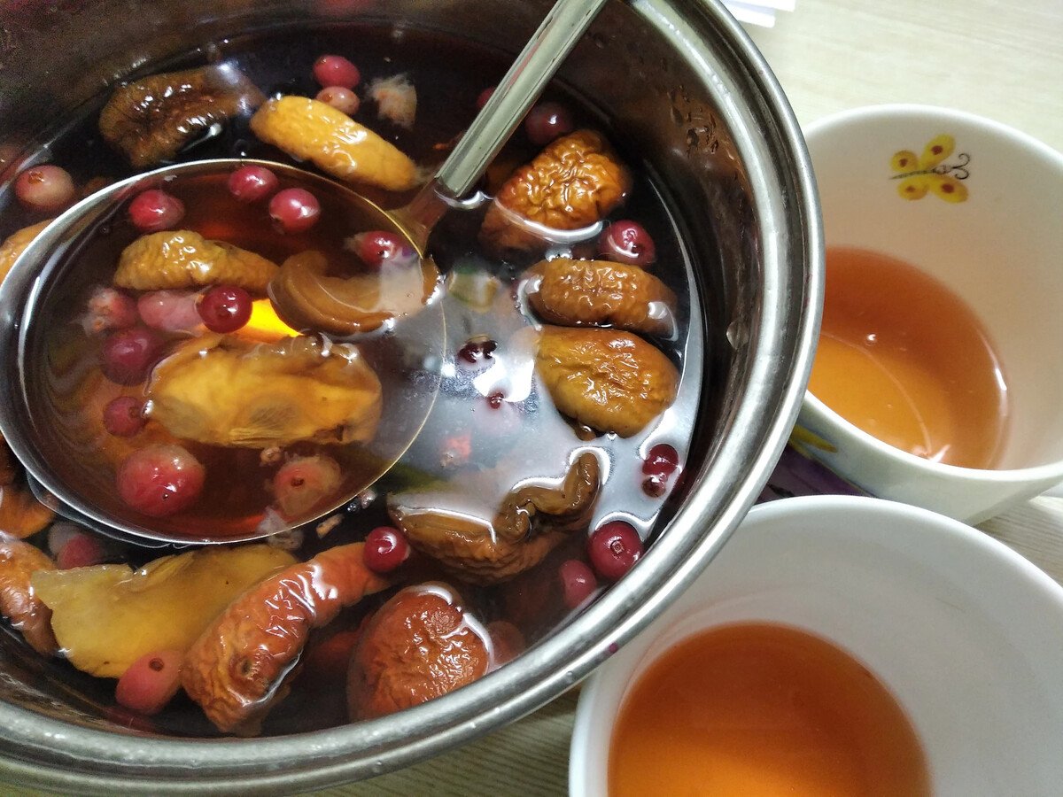 Червяки в компоте из сухофруктов