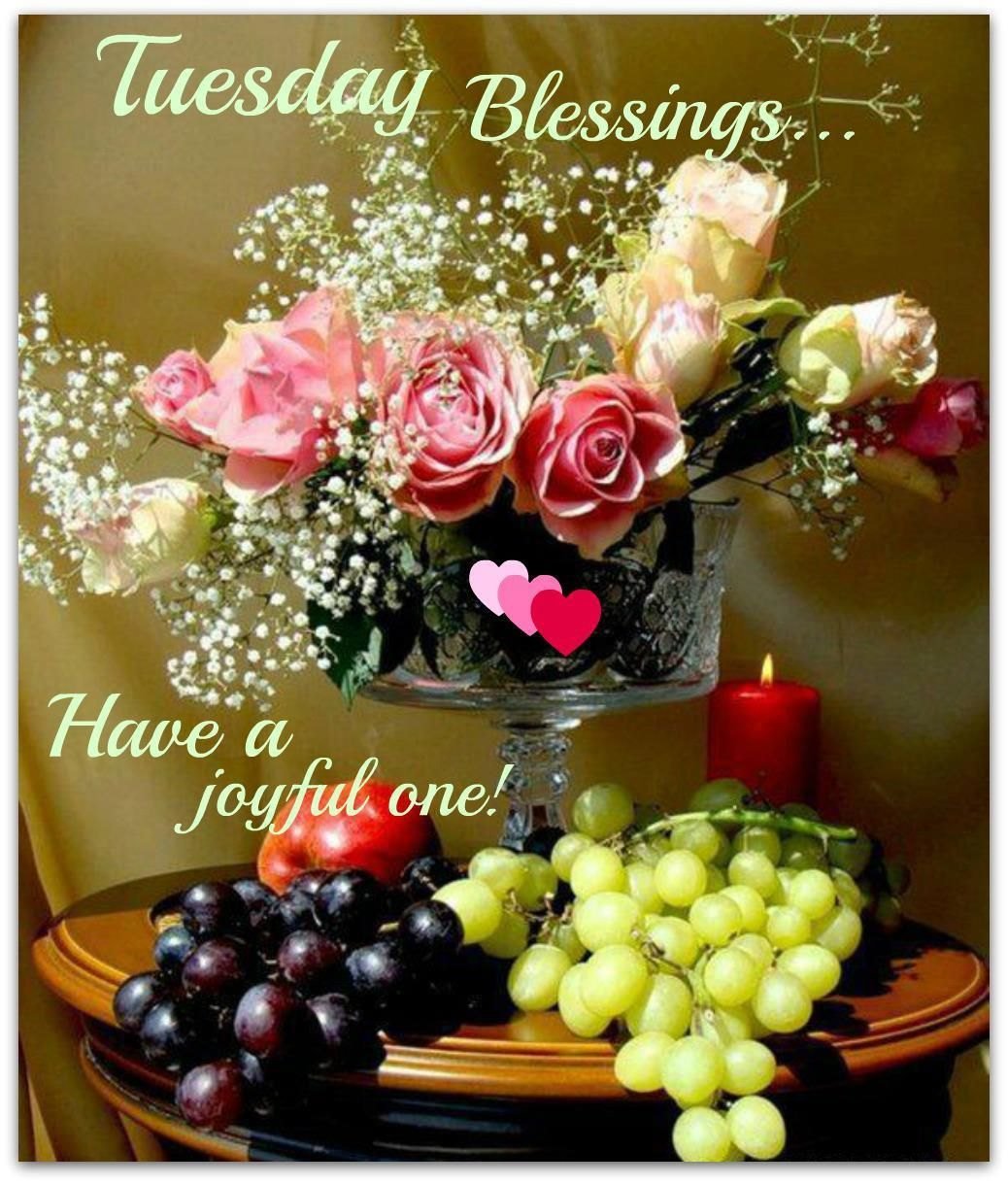 Добрый вечер с цветами и фруктами