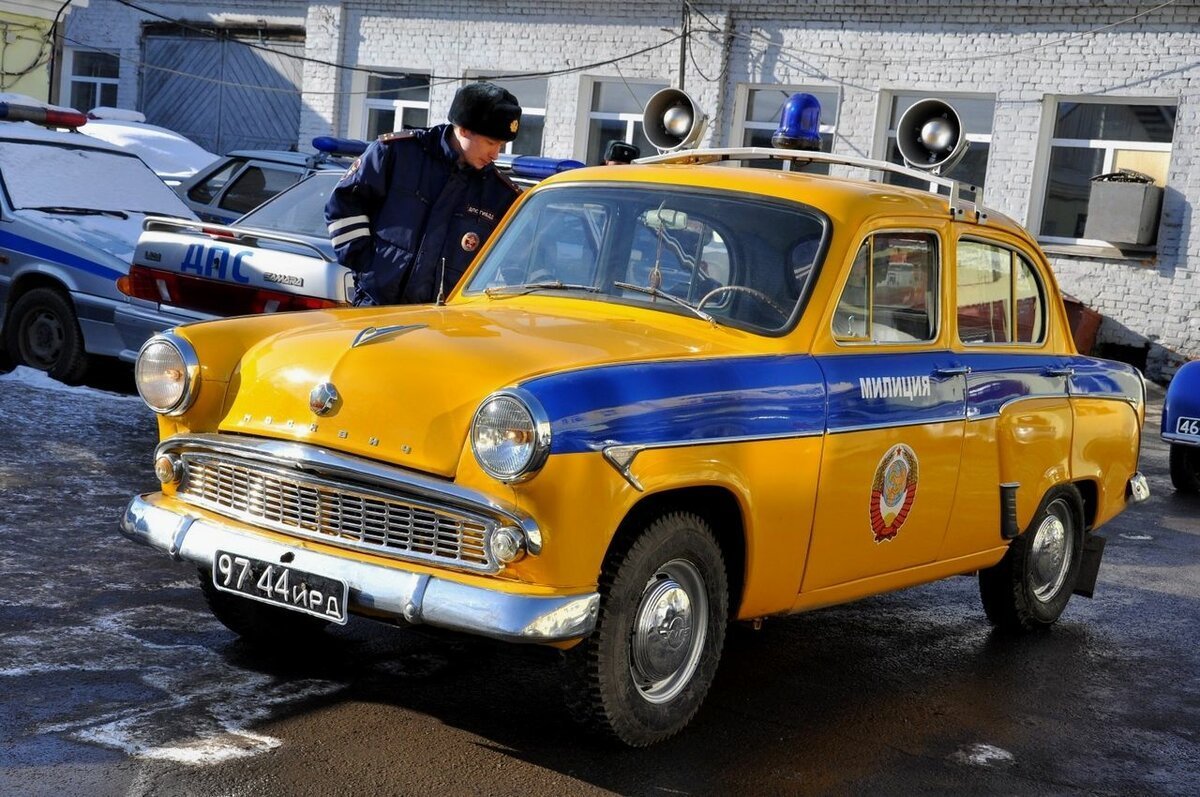 Плакаты СССР милиция