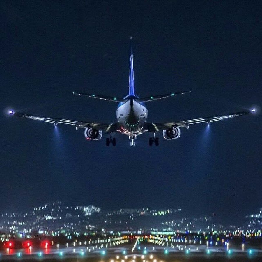 Самолет ночью