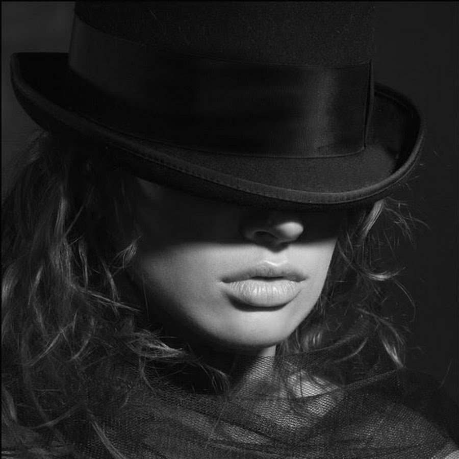 Загадочная женщина