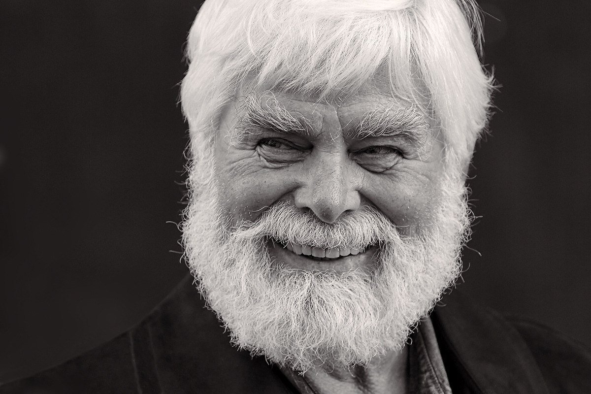 Пожилой с бородой