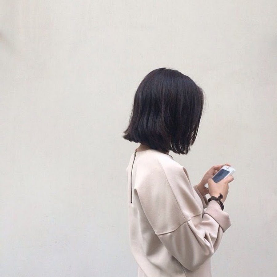 Мультяшная девушка с каре