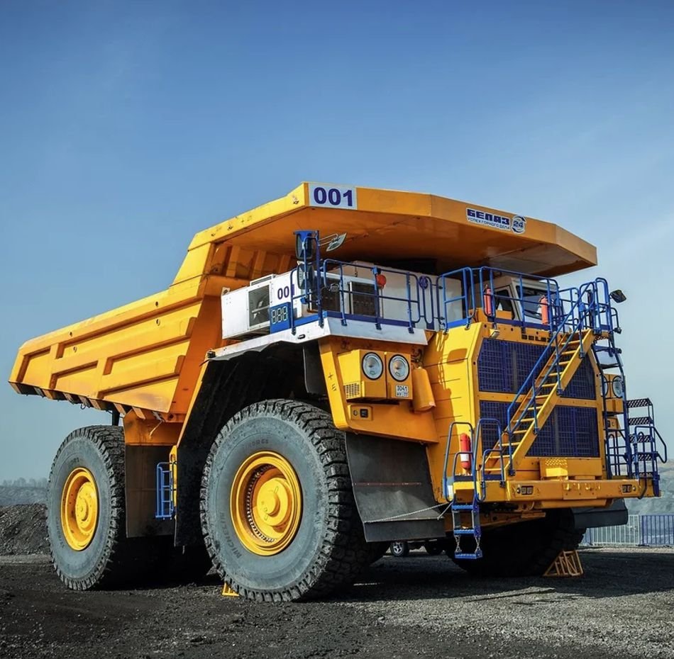 Грузовик БЕЛАЗ 75600