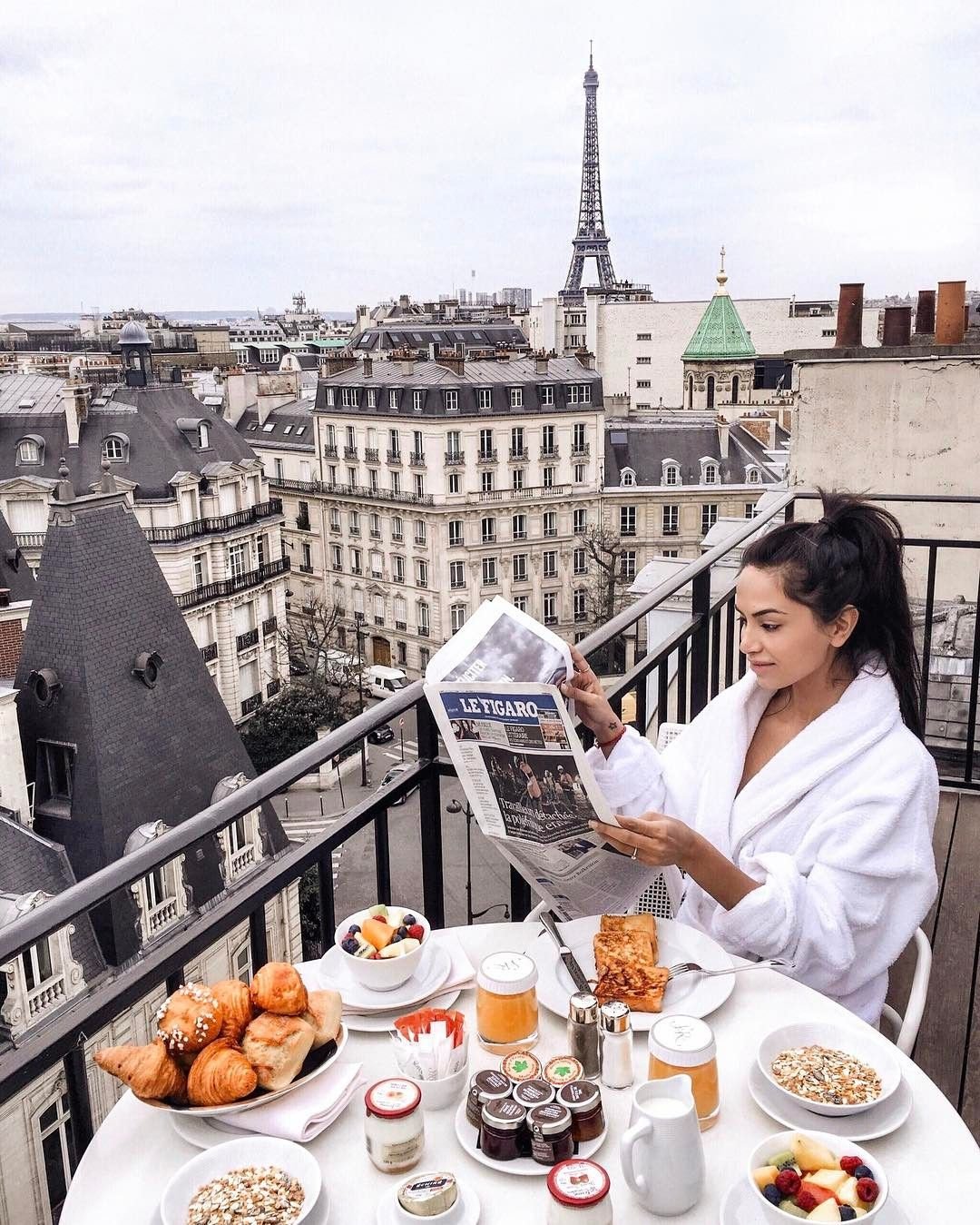 Французское кафе в Париже