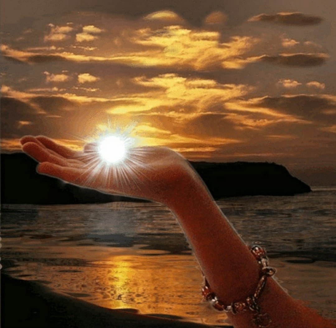 Солнце в ладошках