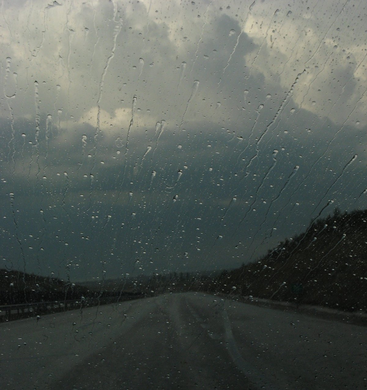 Дождь пасмурно