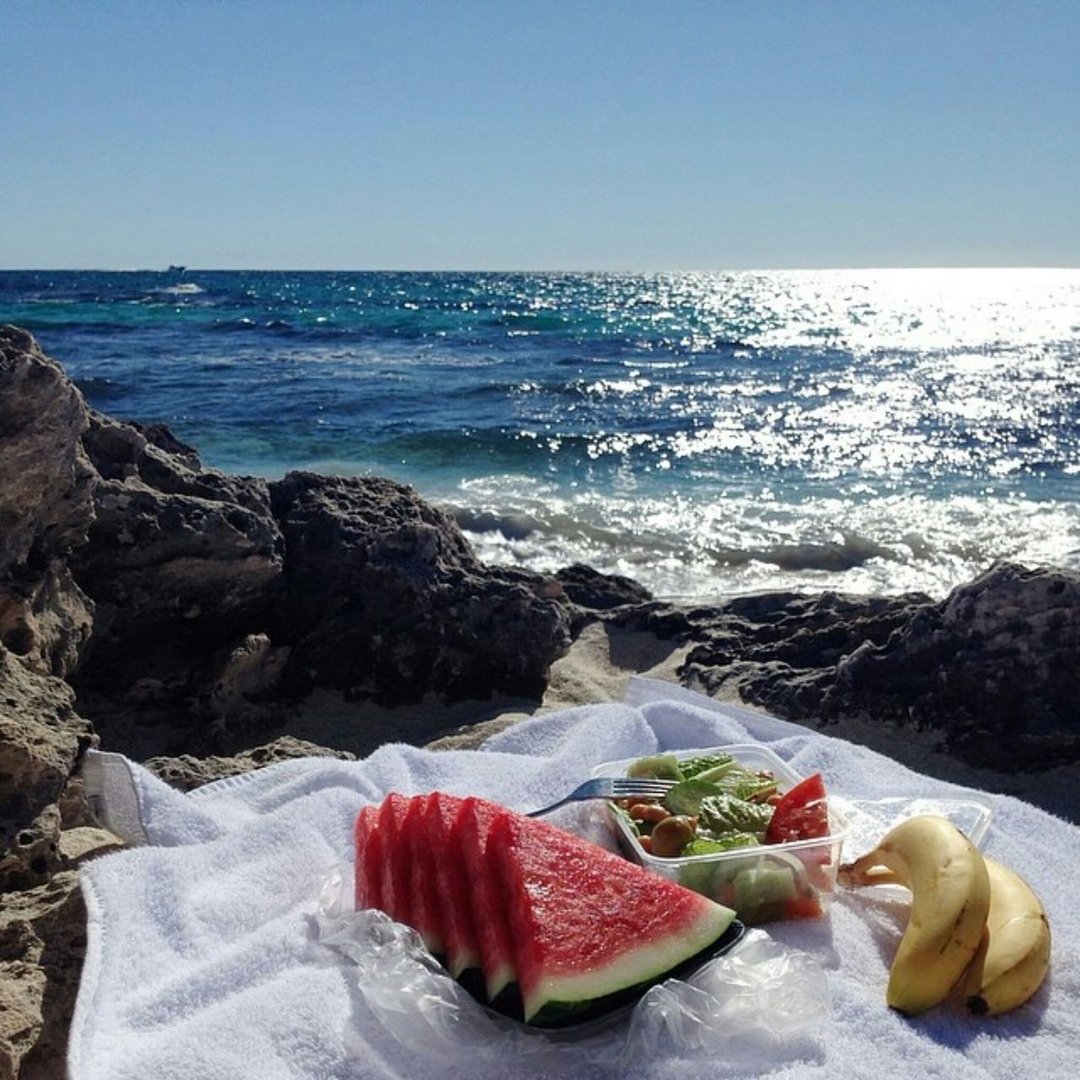 Завтрак на берегу черного моря