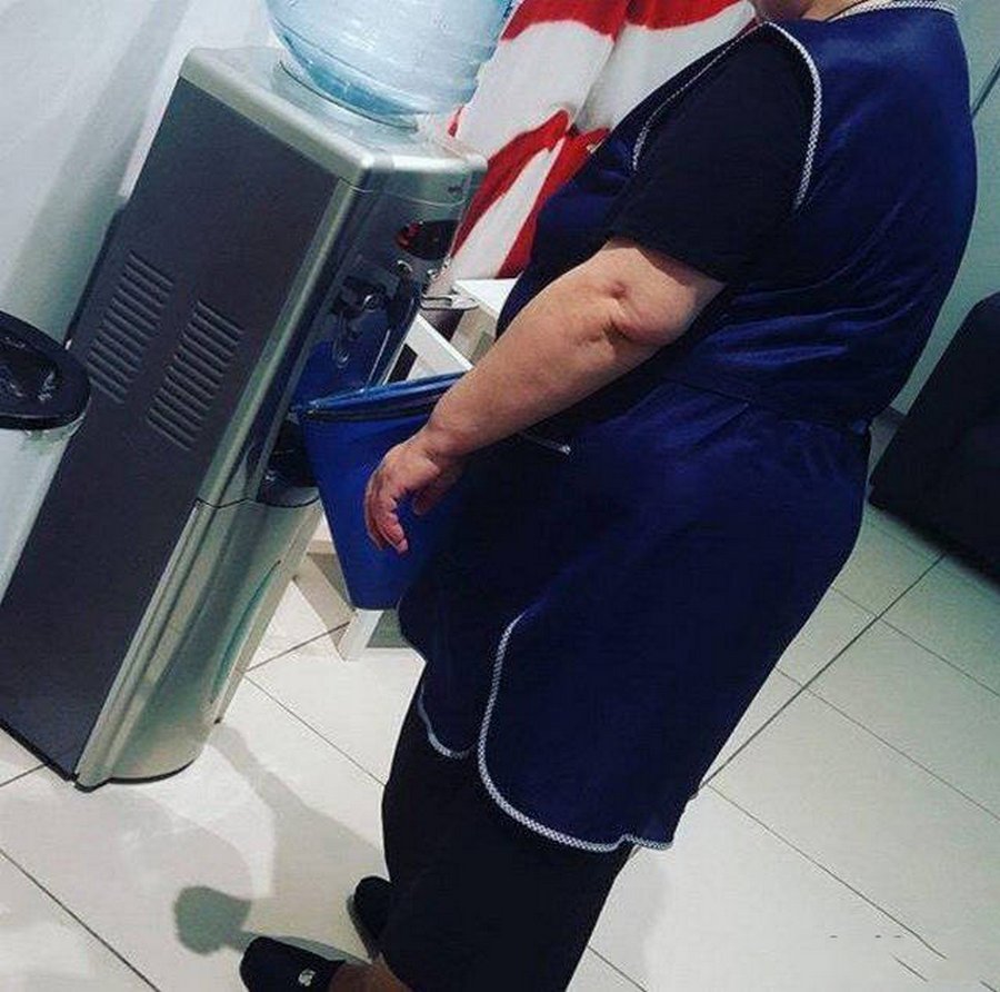 Уборщица карикатура