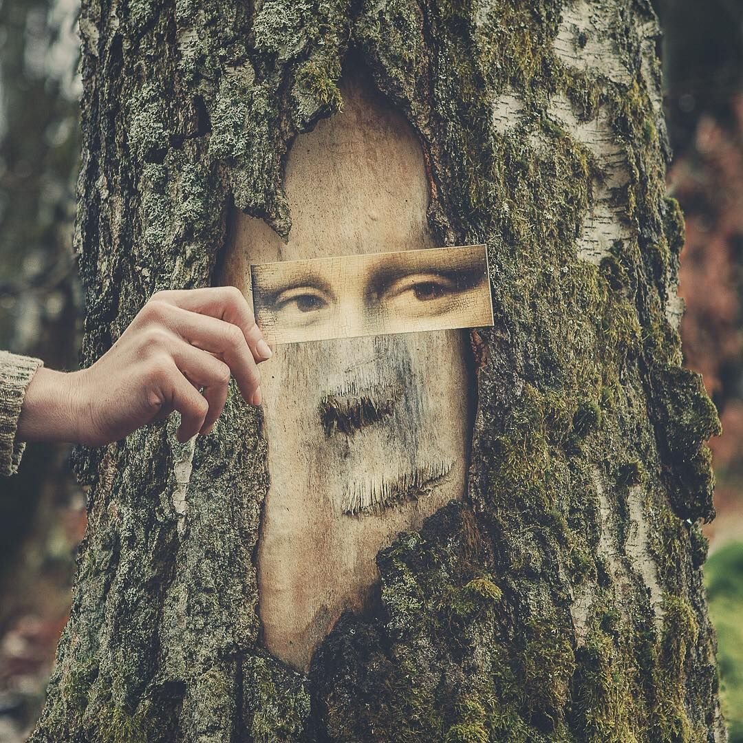 Дерево с глазами и ртом