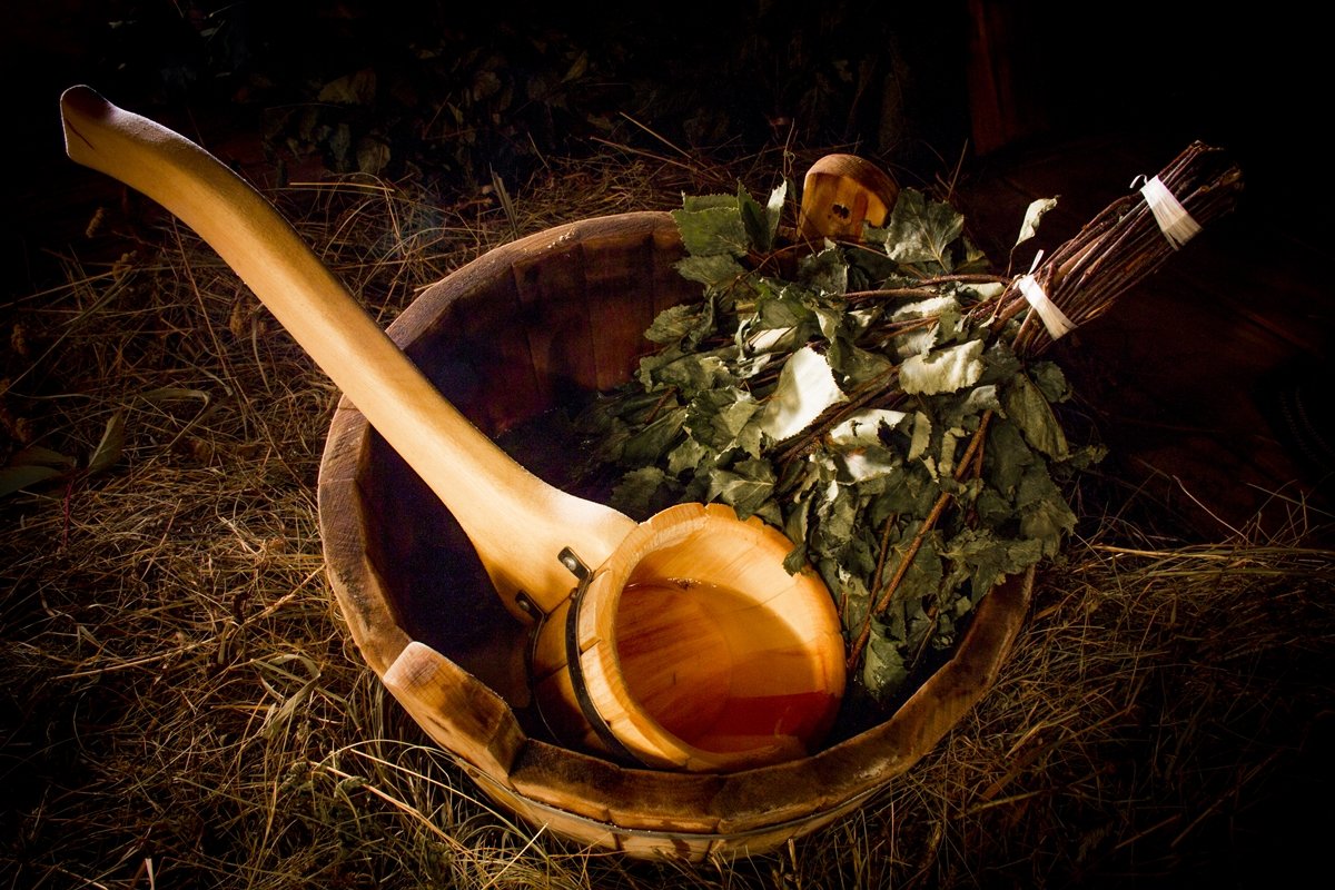 Тазик с веником