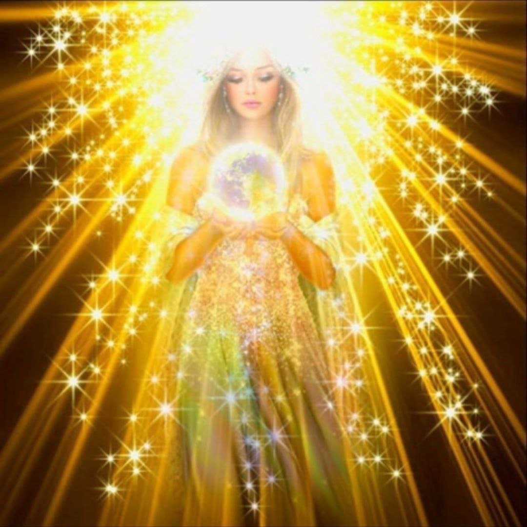 Сияющая женщина