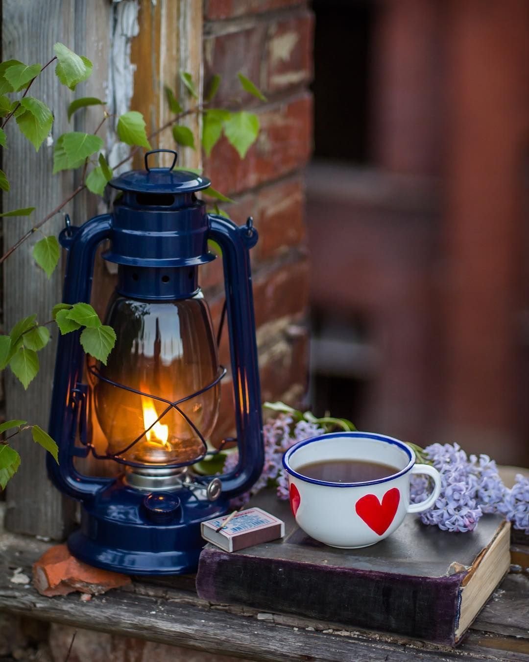 Керосиновая лампа вечером
