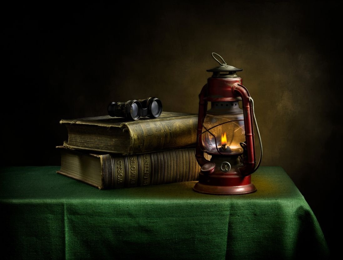 Натюрморт с керосиновой лампой