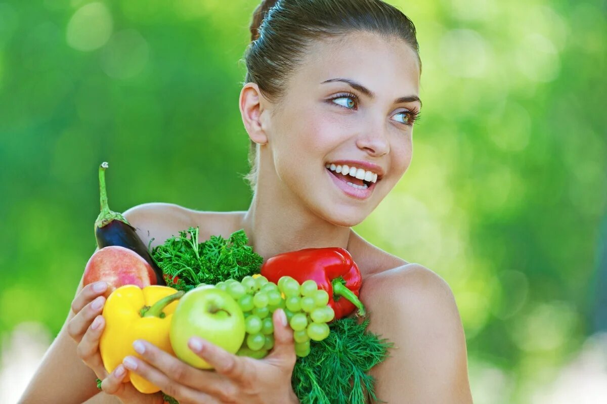 Женщина с фруктами