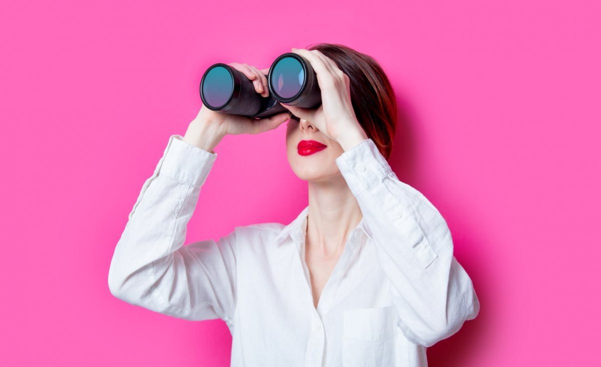 Вид в бинокль на море