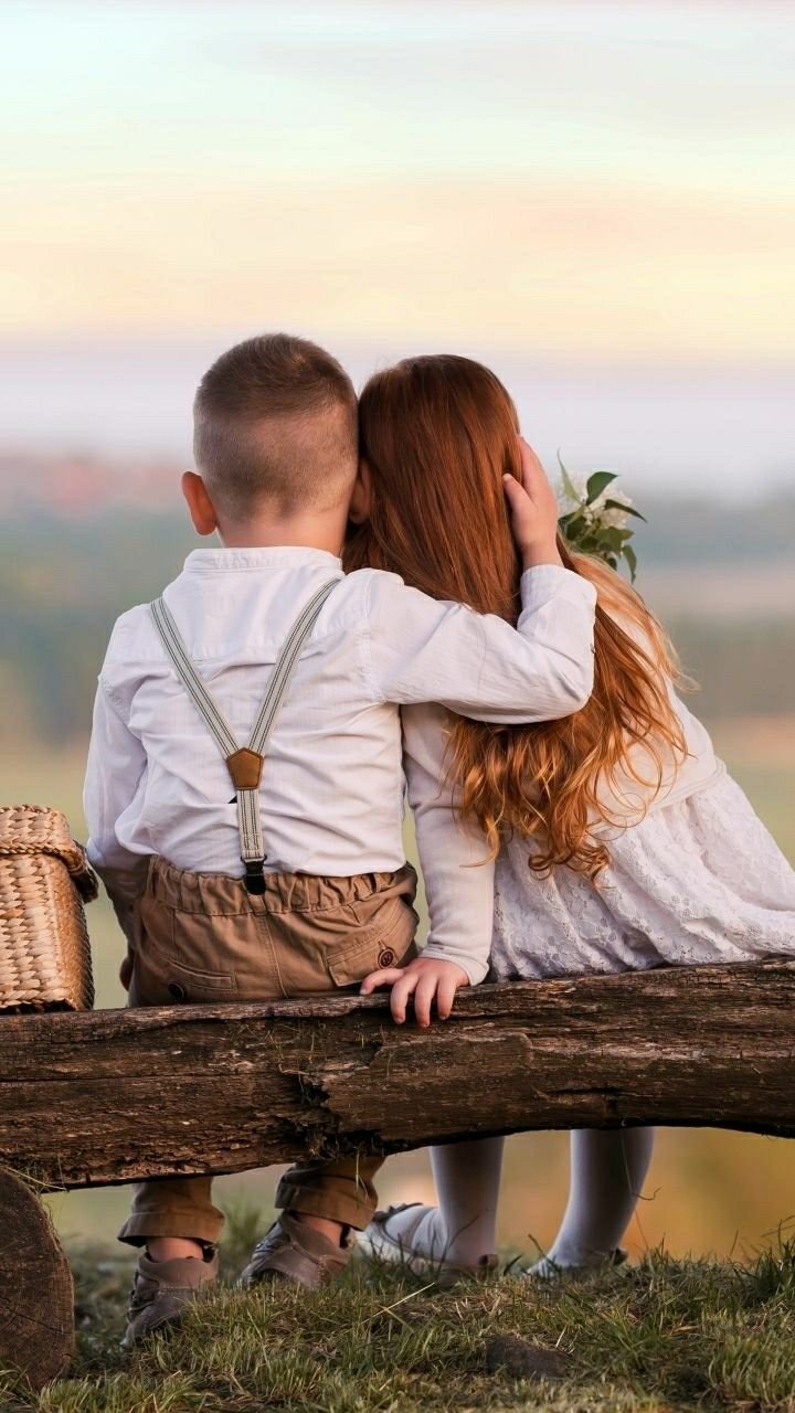 Друзья мальчик и девочка