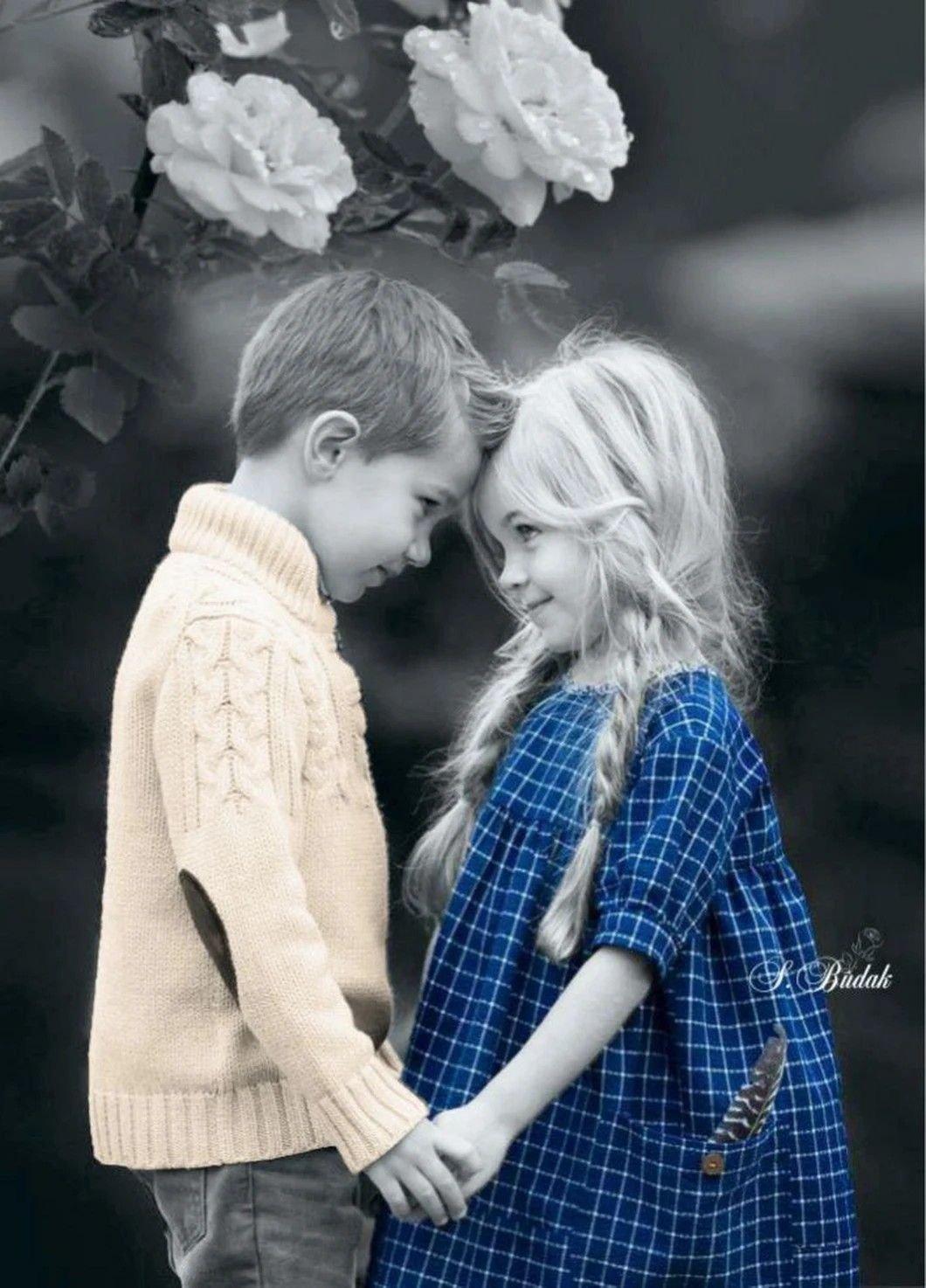 Дети пальчик и девочка