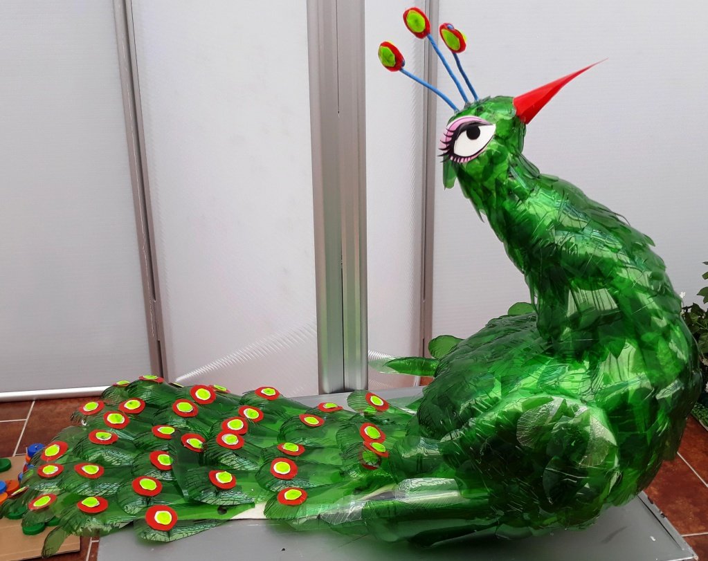 Пластиковые бутылки на даче