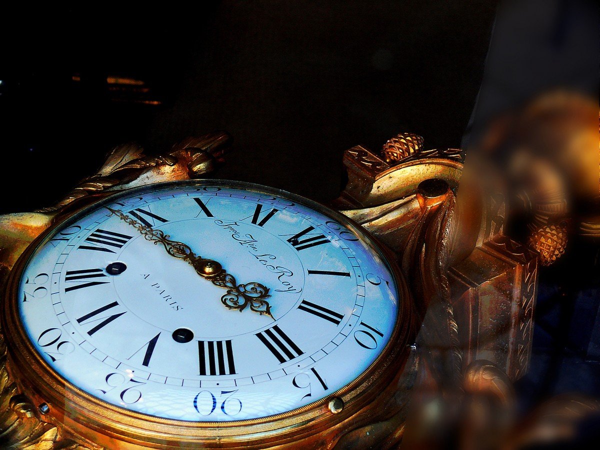 Старинные часы Часовщик