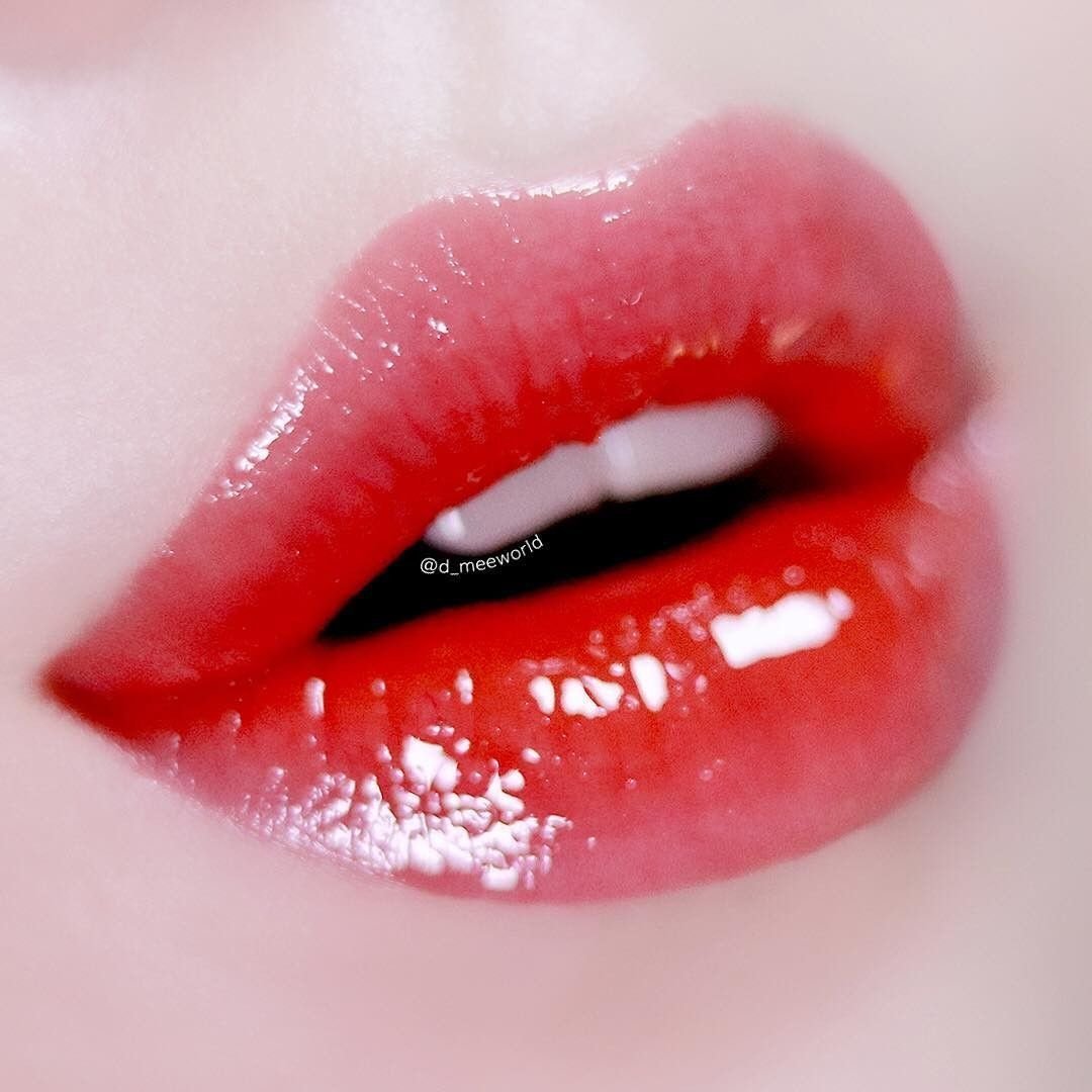 Губы в помаде Эстетика