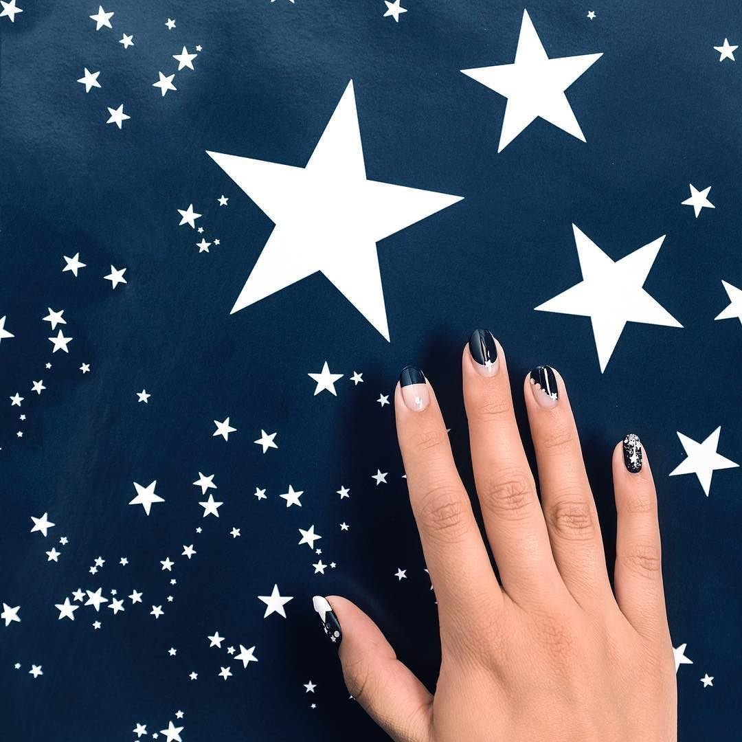 Красивый маникюр со звездами
