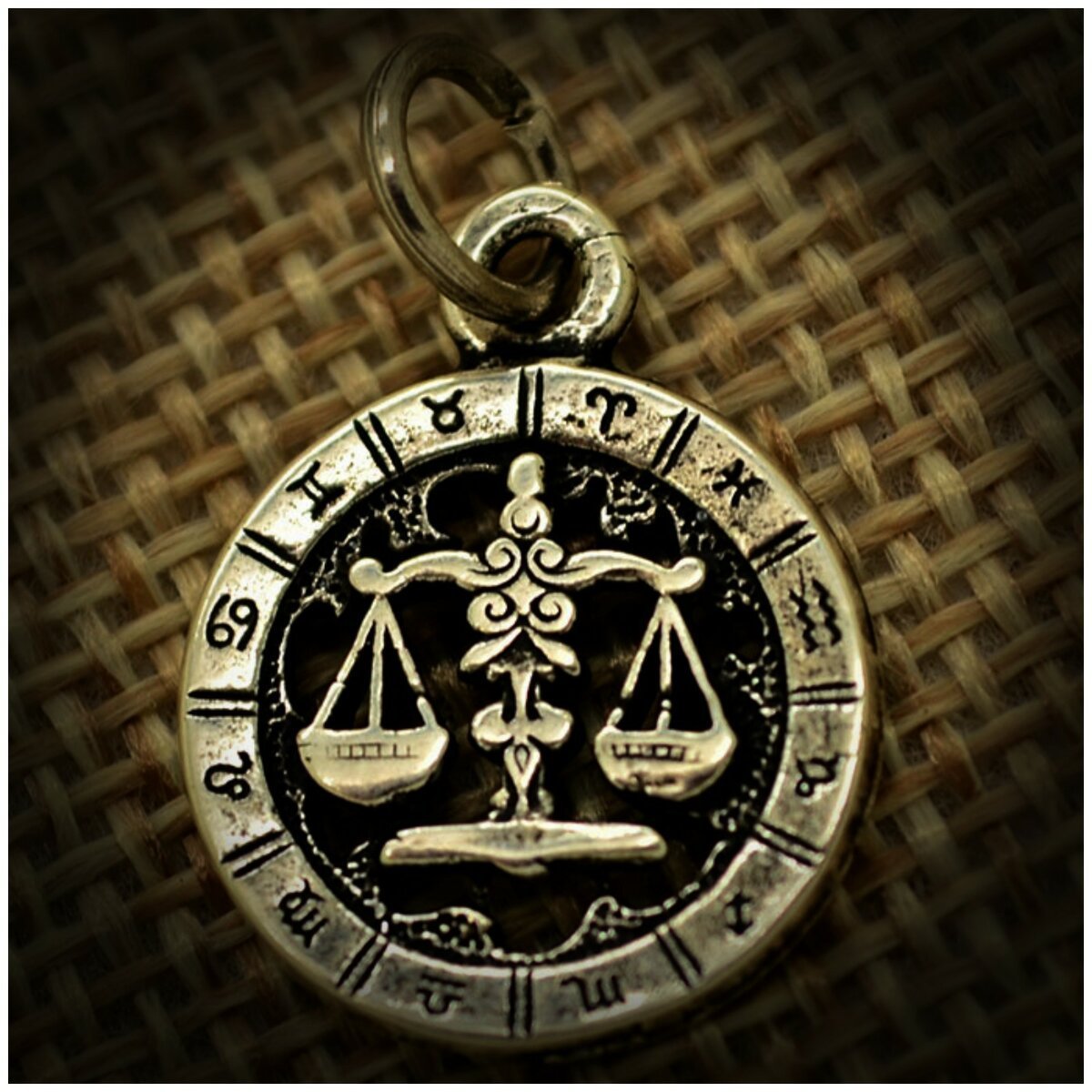 Талисман для знака весы