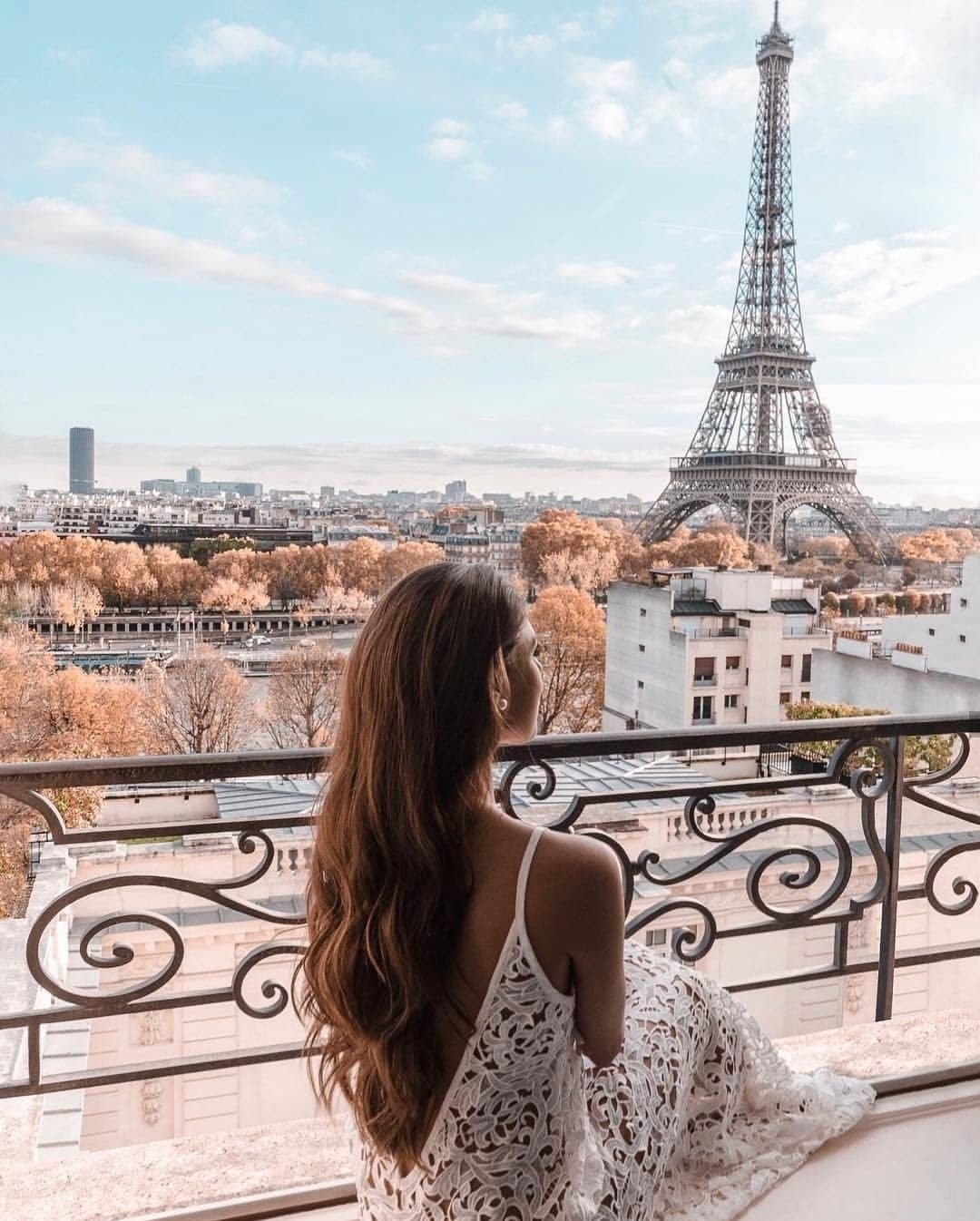 Эйфелева башня девушка