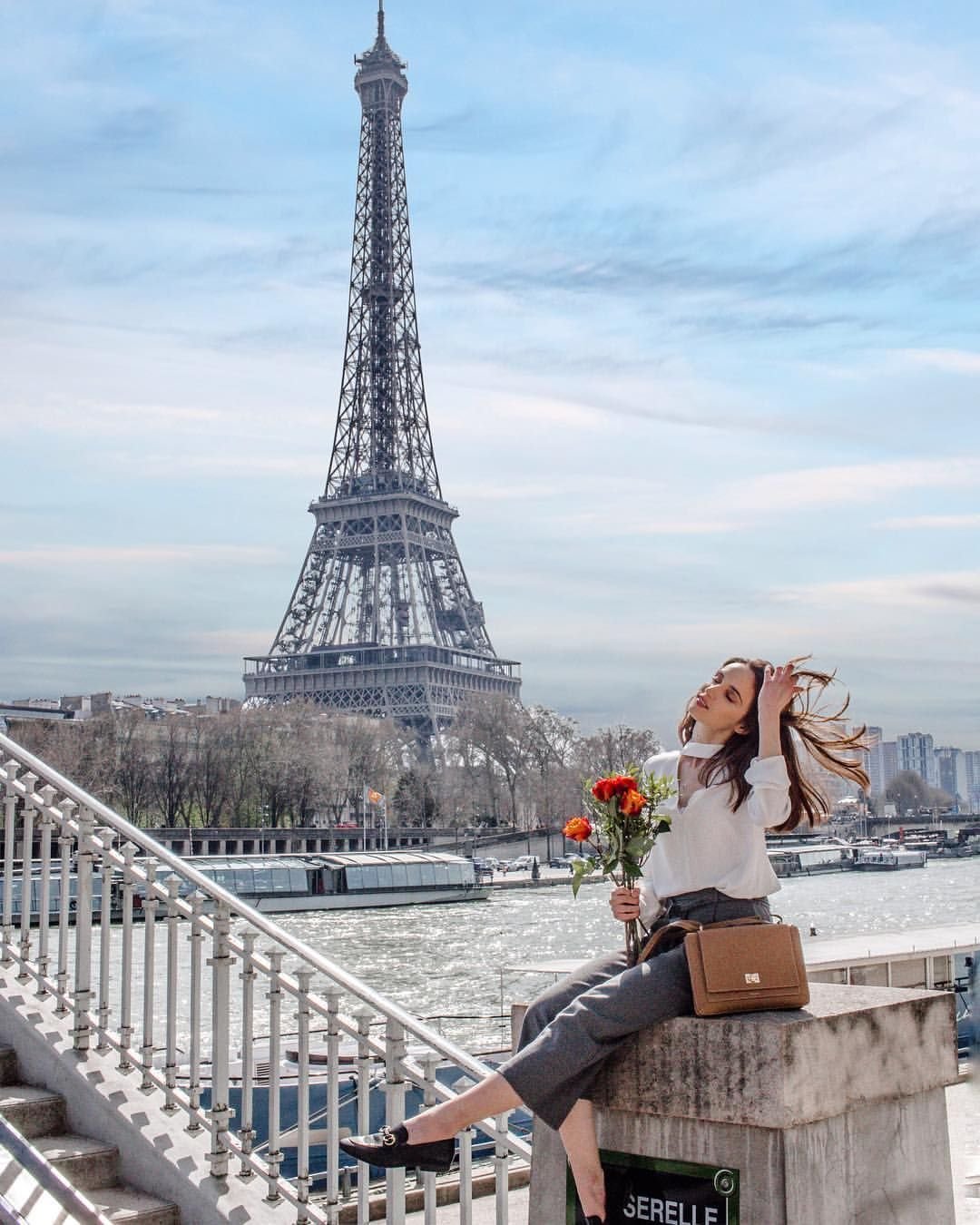 «Девушка в Париже»