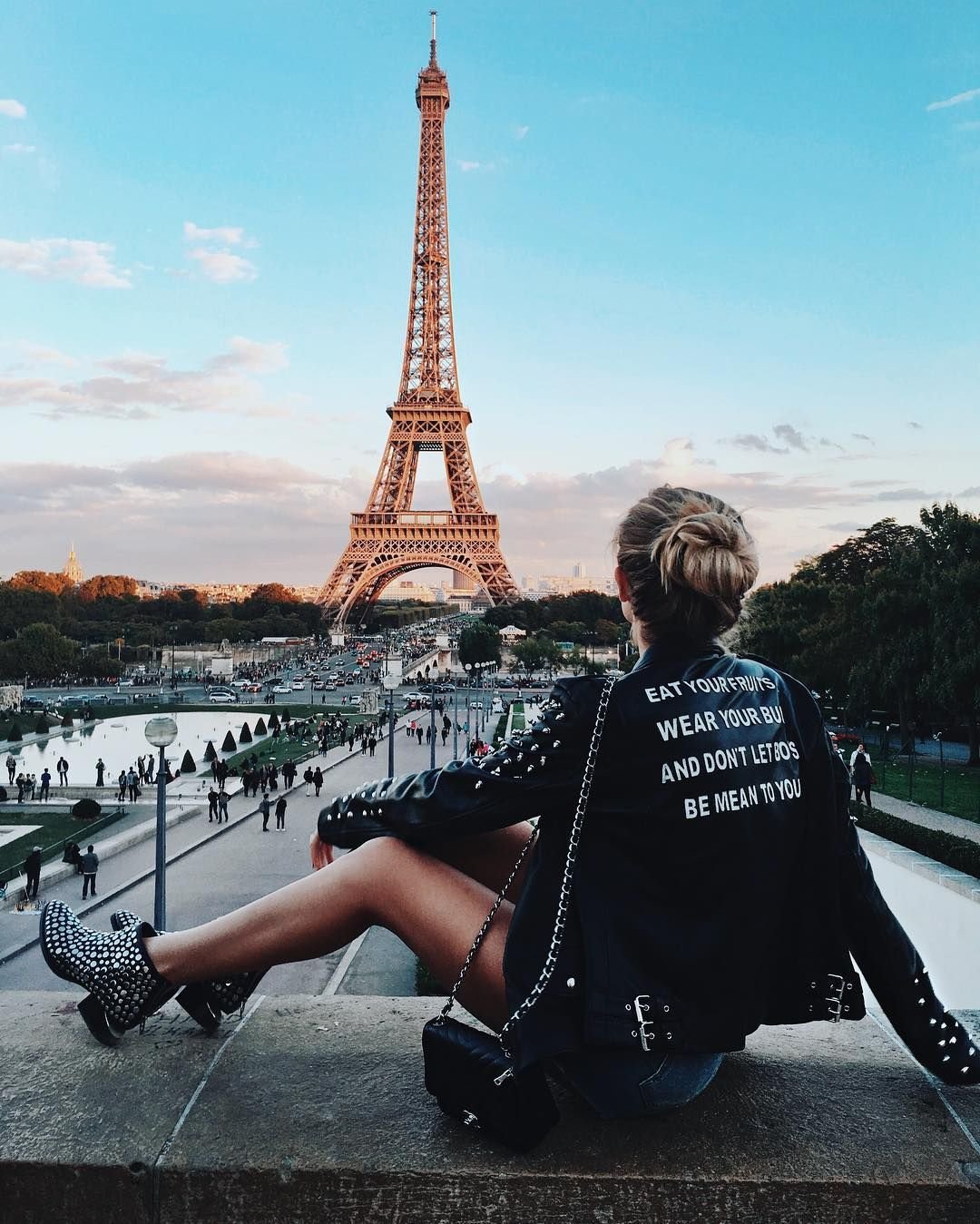 «Девушка в Париже»