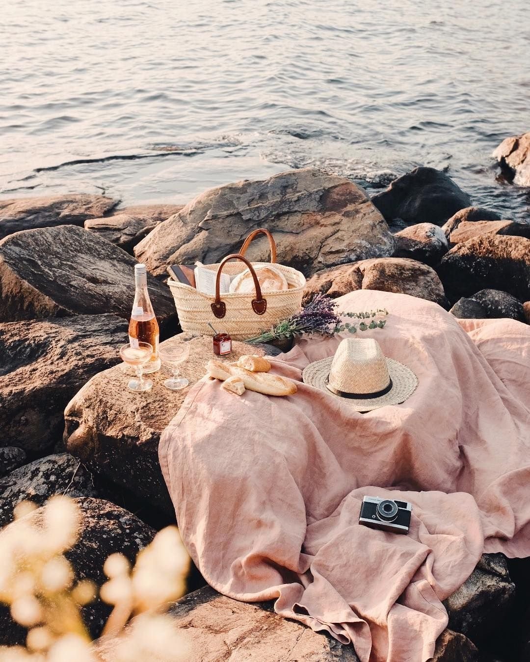 Пикник на берегу моря