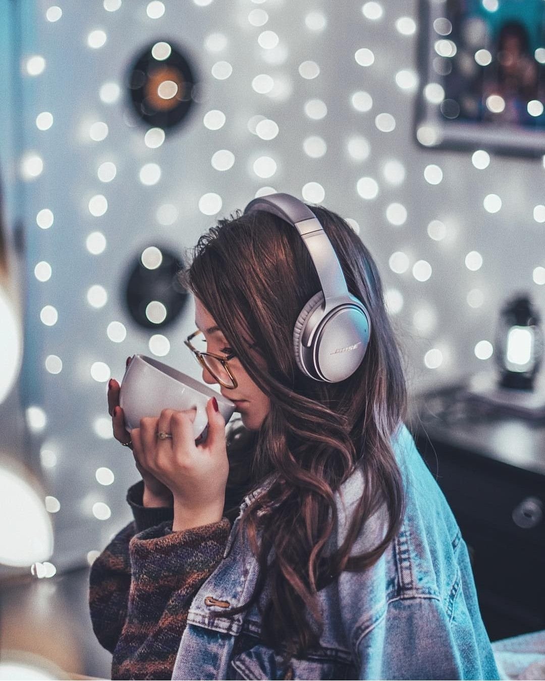 Ава на музыкальную с девушками