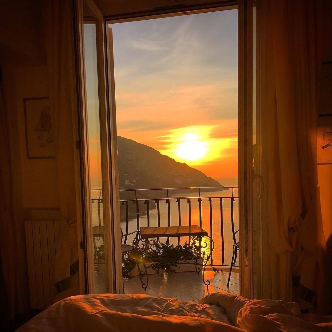 Комната с окном