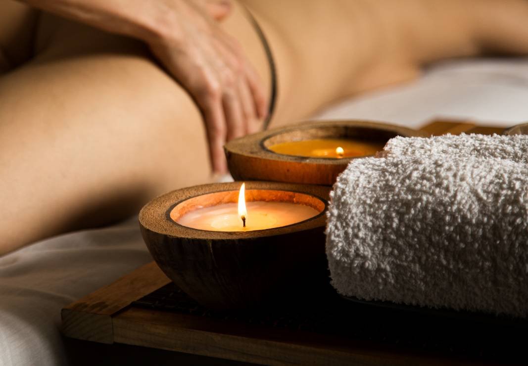 Свечи в массажном салоне