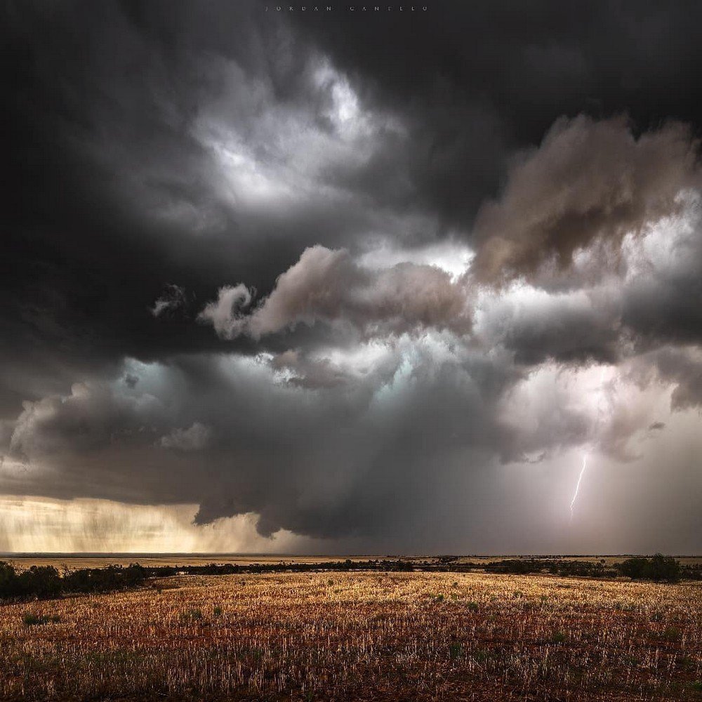 Природа пасмурно