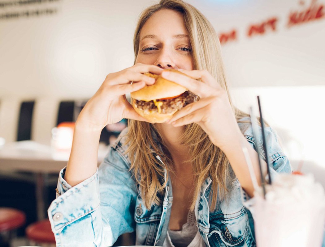 Обожравшийся кот