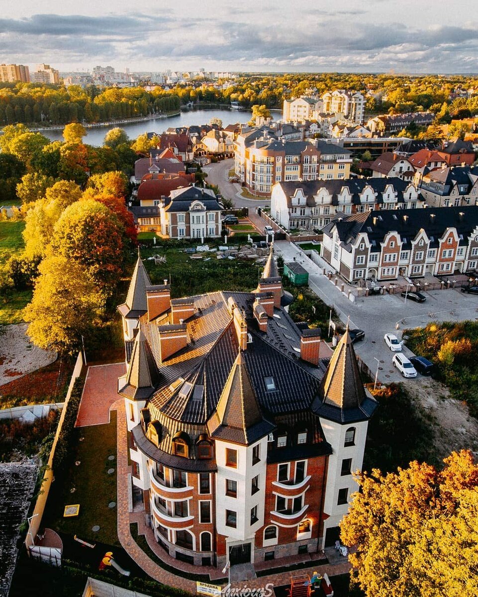 Рыбная деревня Калининград вечером