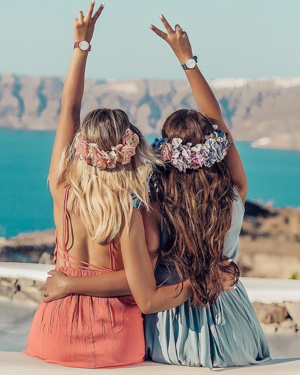 Девочки подруги