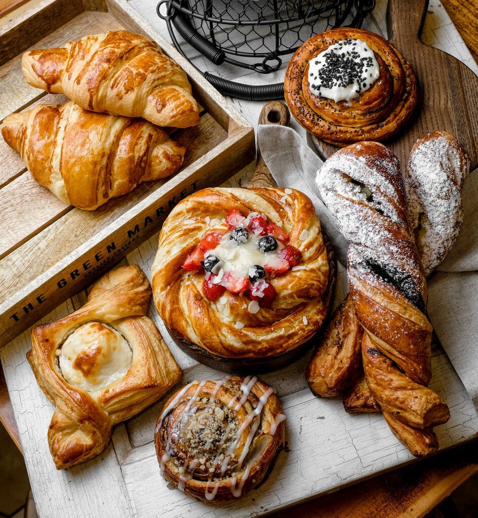 Повар кондитер женщина