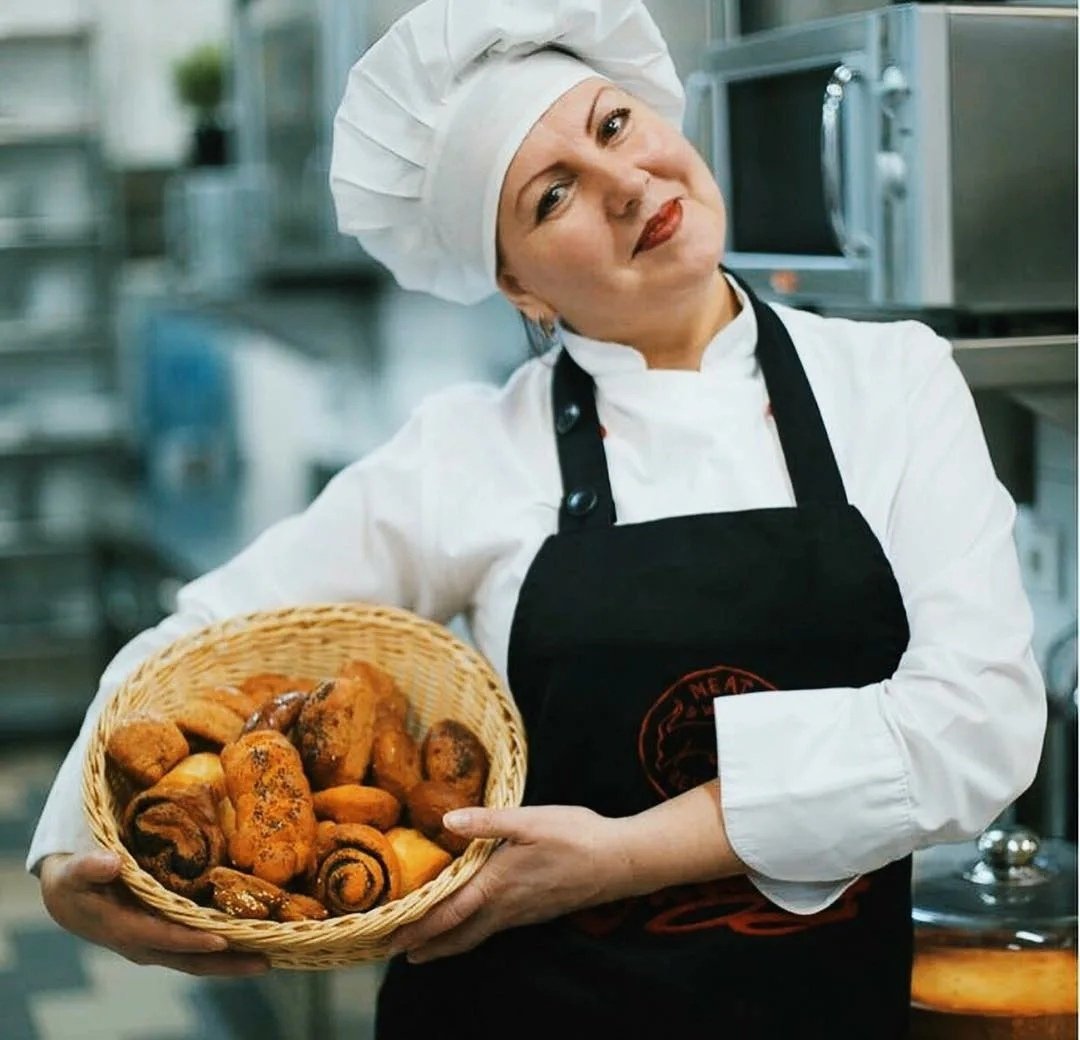 Девушки в булочной