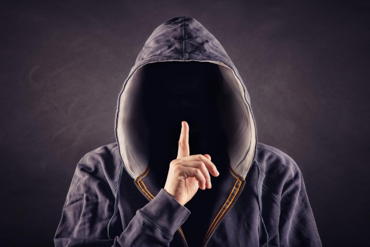 Человек в капюшоне